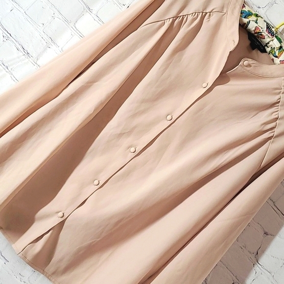 Banana Republic Beige Neutral Tone Satin Statement Sleeve Button Down Top Size M - Picture 8 of 15